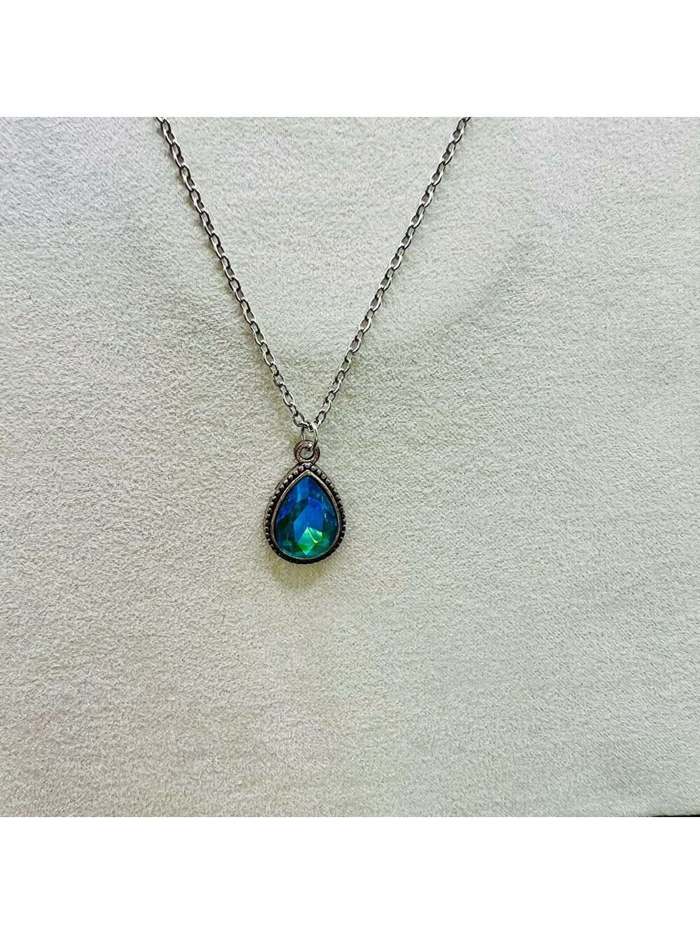 NWT Harriet Ave Turquoise Rhinestone Teardrop Pendant & Silver Chain Necklace - Picture 6 of 12